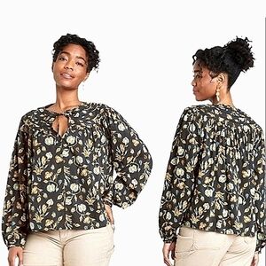 Nwot universal Thread floral poet blouse